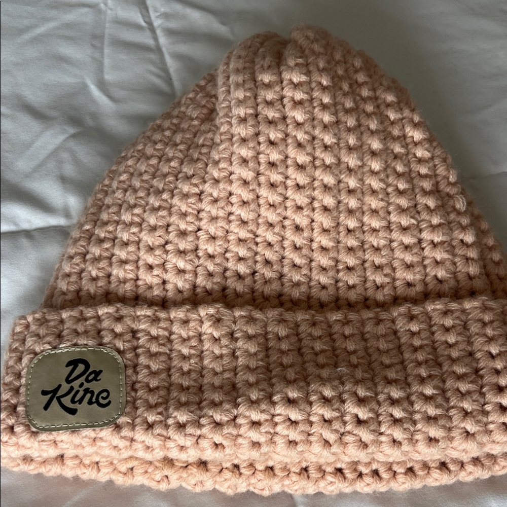 Dakine Women’s Soft Pink Knit Beanie